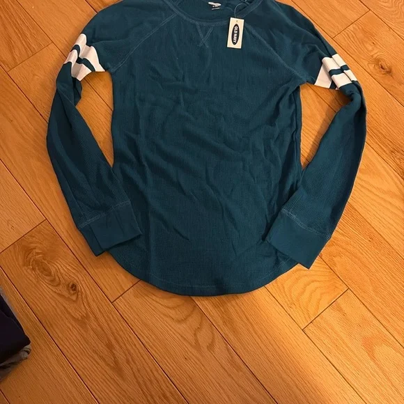 Bundle of Old Navy and Ruum Teal and Floral XL Long Sleeve Tees - Picture 2 of 14